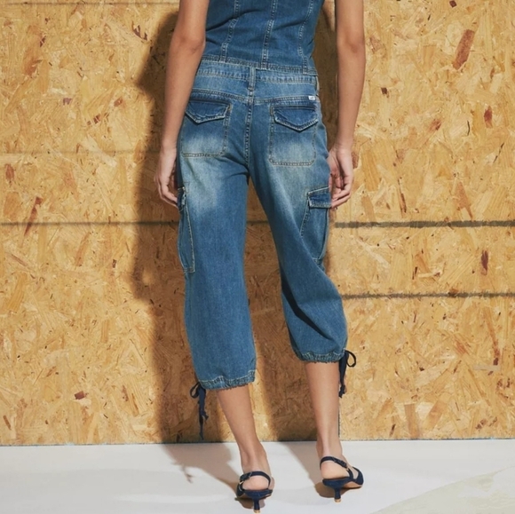 GUESS ORIGINALS Women's Denim Cargo Capri Pant, Tinted Denim, Size 26 - Picture 3 of 15